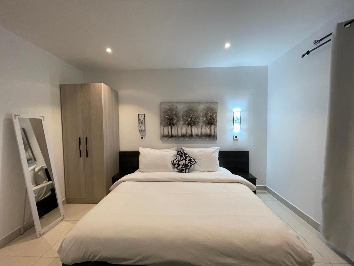 The Lennox Luxury Suites & Apartments アクラ エクステリア 写真
