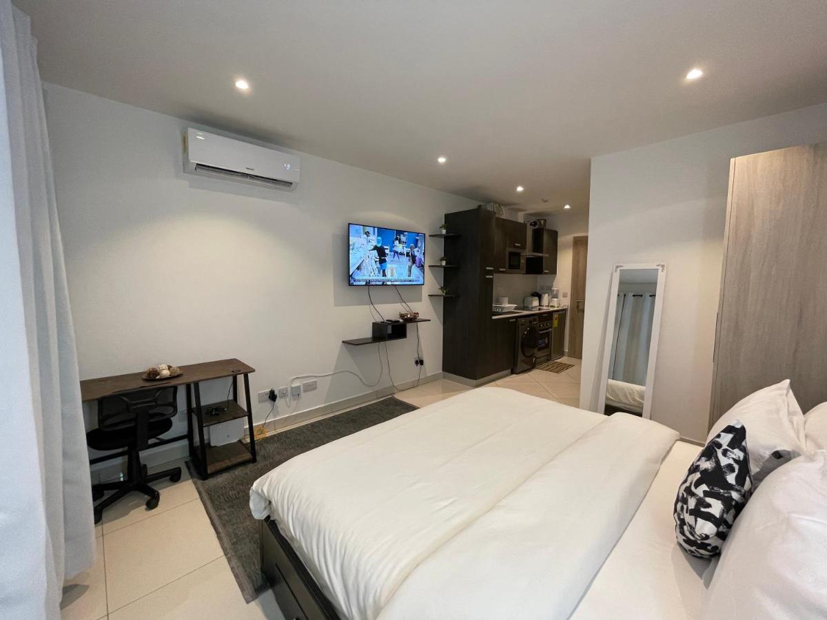 The Lennox Luxury Suites & Apartments アクラ エクステリア 写真