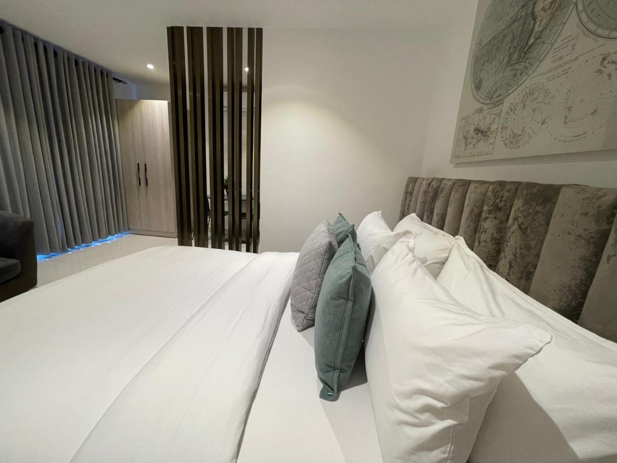 The Lennox Luxury Suites & Apartments アクラ エクステリア 写真